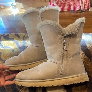 UGG Beige Shearling Winter Boots Size 9 Zipper